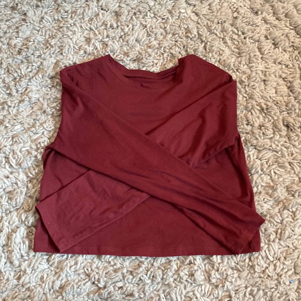 maroon long sleeve crop